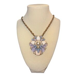 Stunning pendant necklace on gold chain. Pearl/rhinestone/pastels J25
